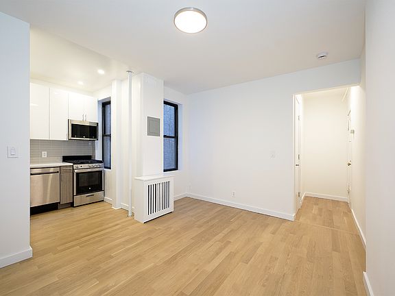4th image of 149 W 12th St #3