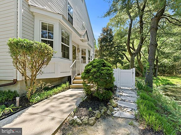 2nd image of 136 Buckingham Way