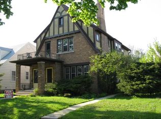 8318 Gridley Ave, Wauwatosa, WI 53213
