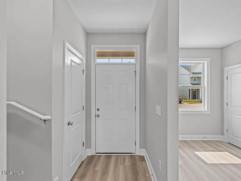 327 Starfish Ln — Photo 6