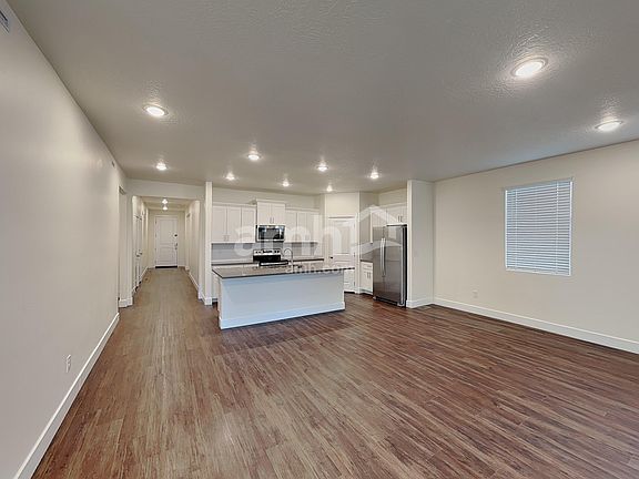 5th image of 3126 N Vigo Ave