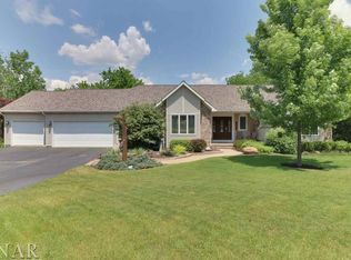 2052 Somerset Pl, Bloomington, IL 61705