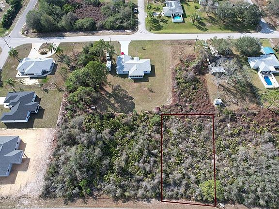 2nd image of 229 Barbados Dr NE