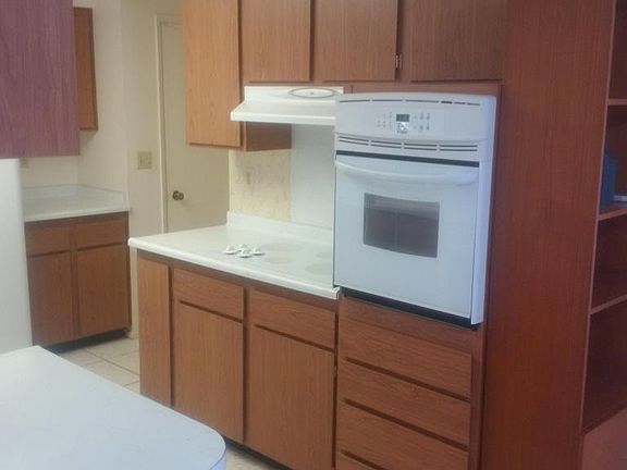 4th image of 10651 W Tropicana Cir