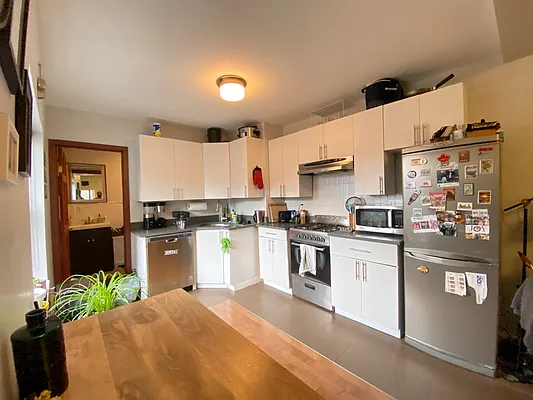 Rented by Realty Collective | media 10