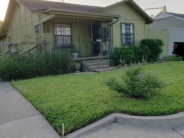 2111 Layton Ave, Haltom City, TX 76117