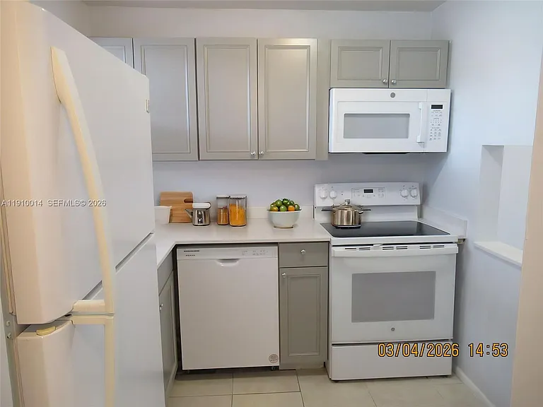 8400 Sunrise Lakes Blvd #106 — Photo 5