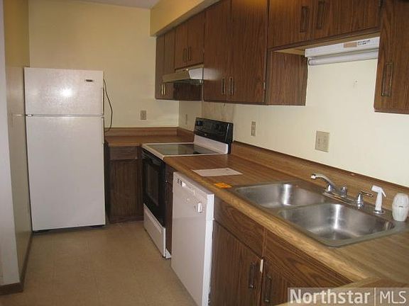 5th image of 844 Woodgate Dr