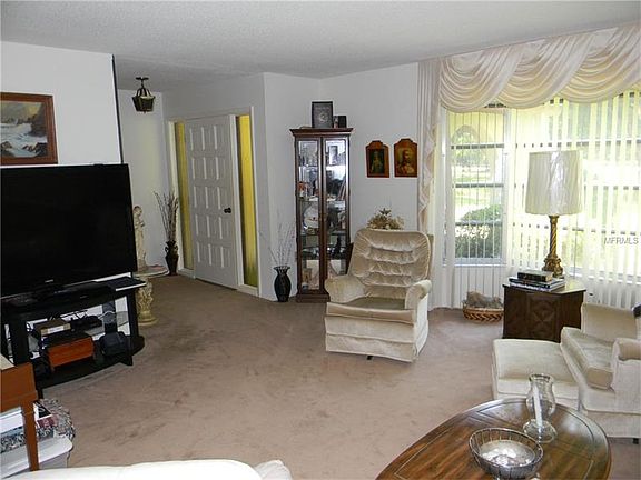4th image of 16465 Winburn Dr