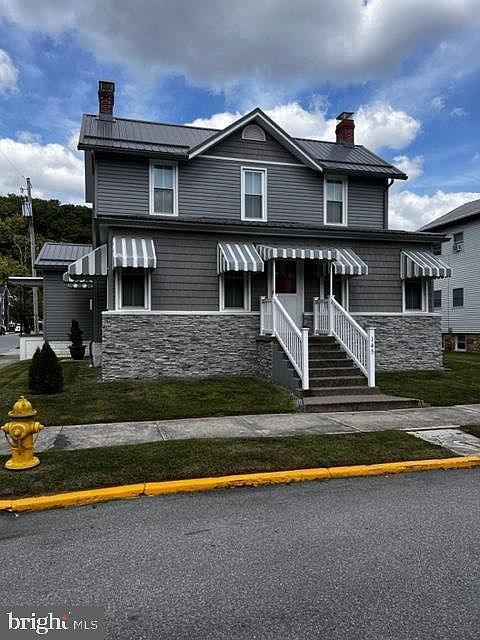 1st image of 145 W South St