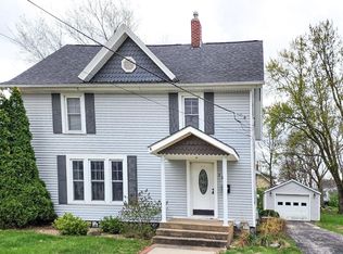 113 Gay St, Manchester, IA 52057