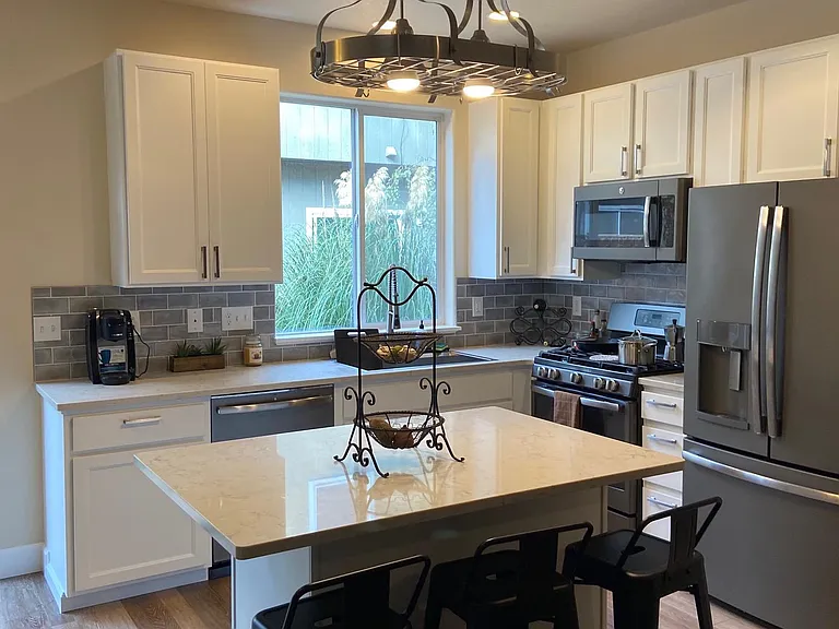 187 SE 44th Way — Photo 6