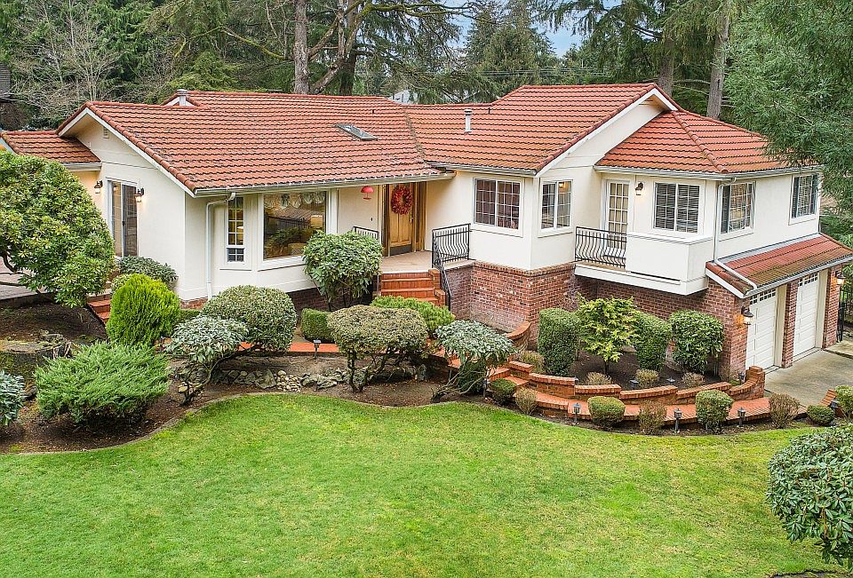 1st image of 20517 Marine View Dr SW