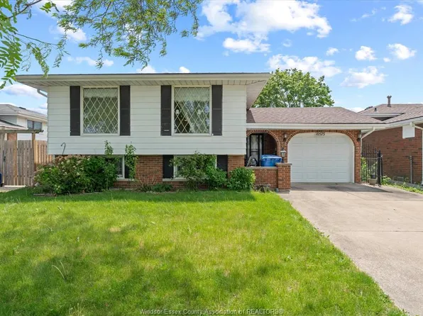 10575 Mulberry Rd, Windsor, ON N8R 1H7