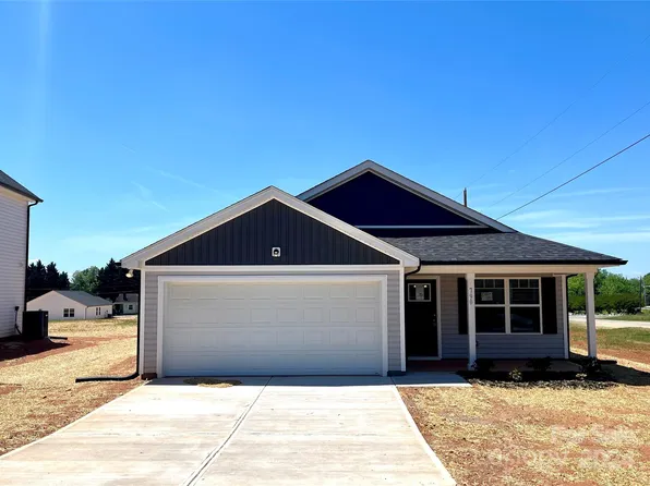 790 2nd St SE, Conover, NC 28613