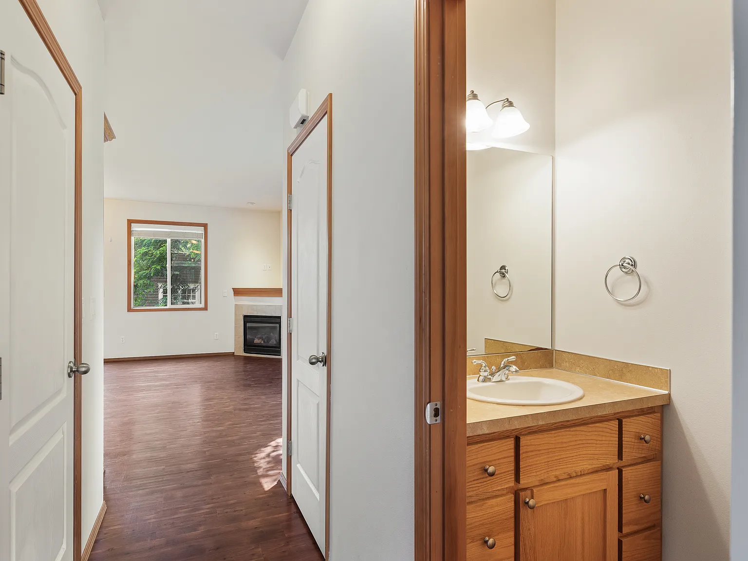 3 bed, 2.5 bath, 1300 sqft, $2,800 — Photo 4