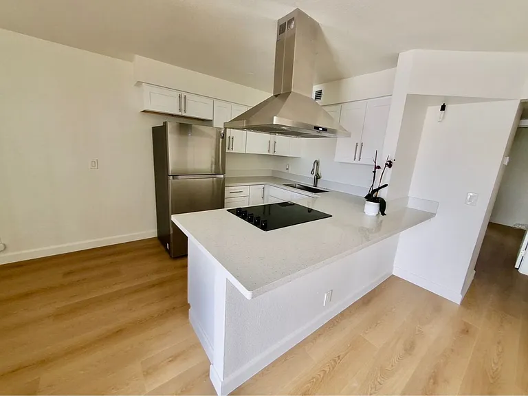 2121 Oceanus Ln — Photo 18
