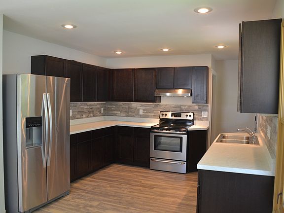 2nd image of 1021 Harold Dr SE