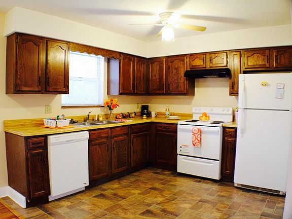 4th image of 1214 Crest Brook Dr