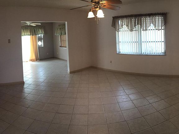 4th image of 3824 NE Barbara Dr