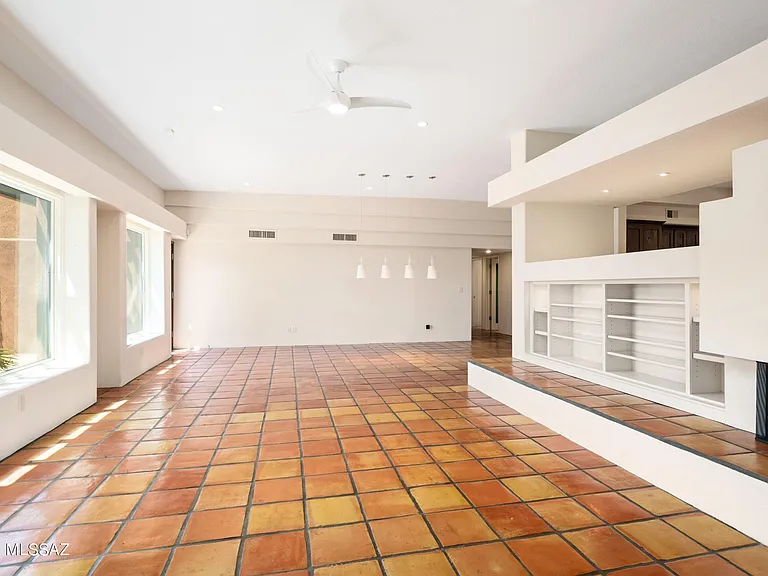 6561 N Avenida De Posada — Photo 8