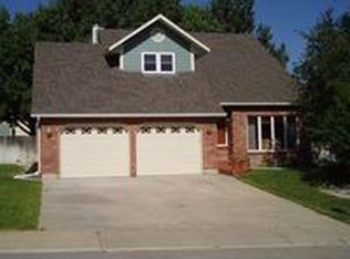 208 Overland Trl, Gillette, WY 82716