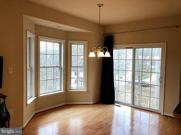 5th image of 110 Hunt Ln