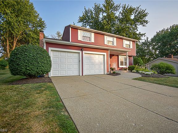 2nd image of 1674 Cloverview Dr