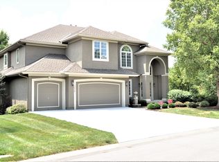 1528 SW Hedgewood Ln, Lees Summit, MO 64081