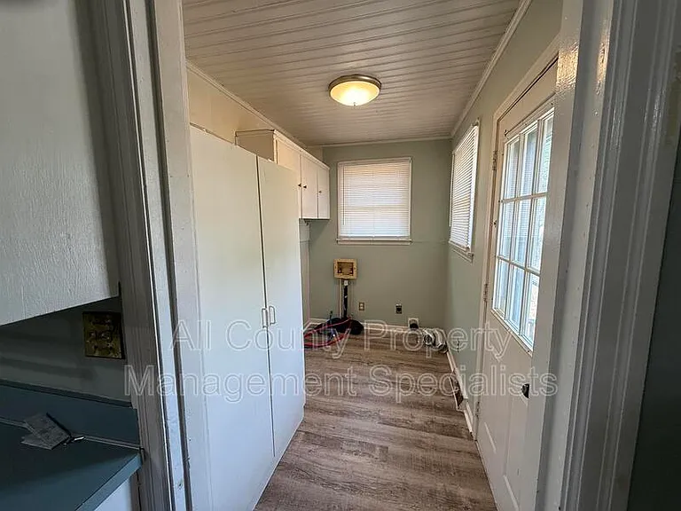 123 Lanier Ave — Photo 6