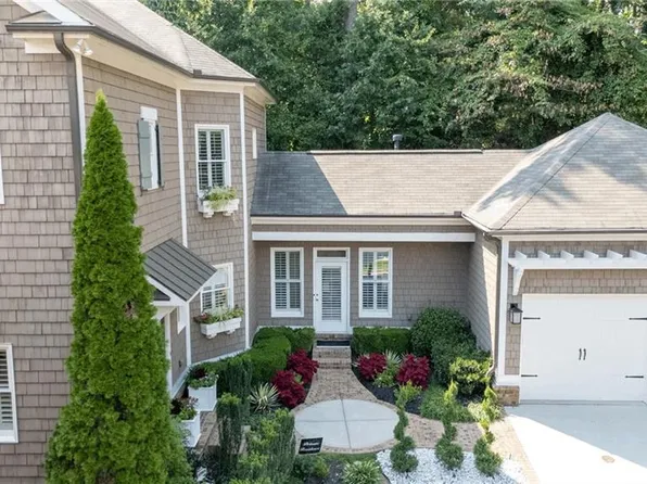 405 Glenmanor Ct, Sandy Springs, GA 30328