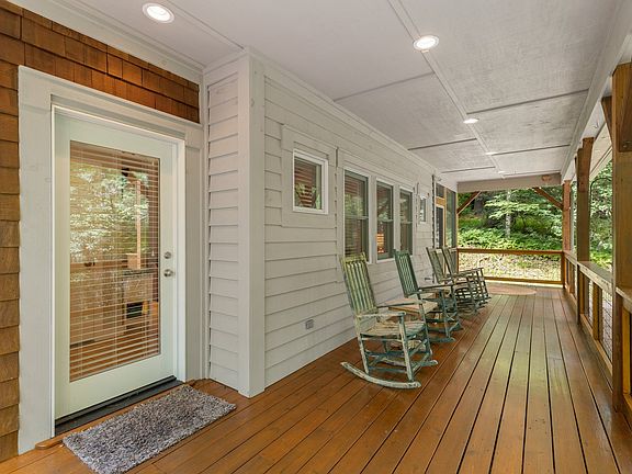 3rd image of 51 Evergreen Drive