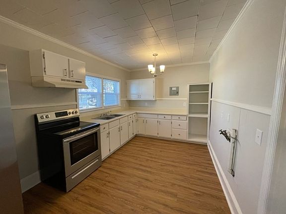 3rd image of 317 Smith St