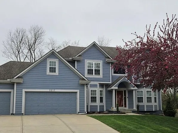 2217 SW Walden Pl, Lees Summit, MO 64081