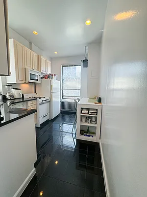 Rented by Urban Real Estate Inc | media 22