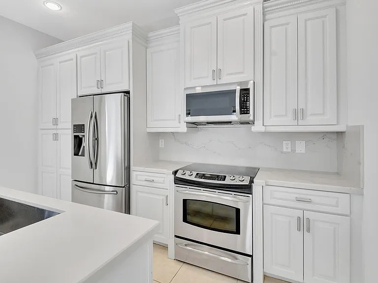 838 NW 83rd Ln — Photo 20