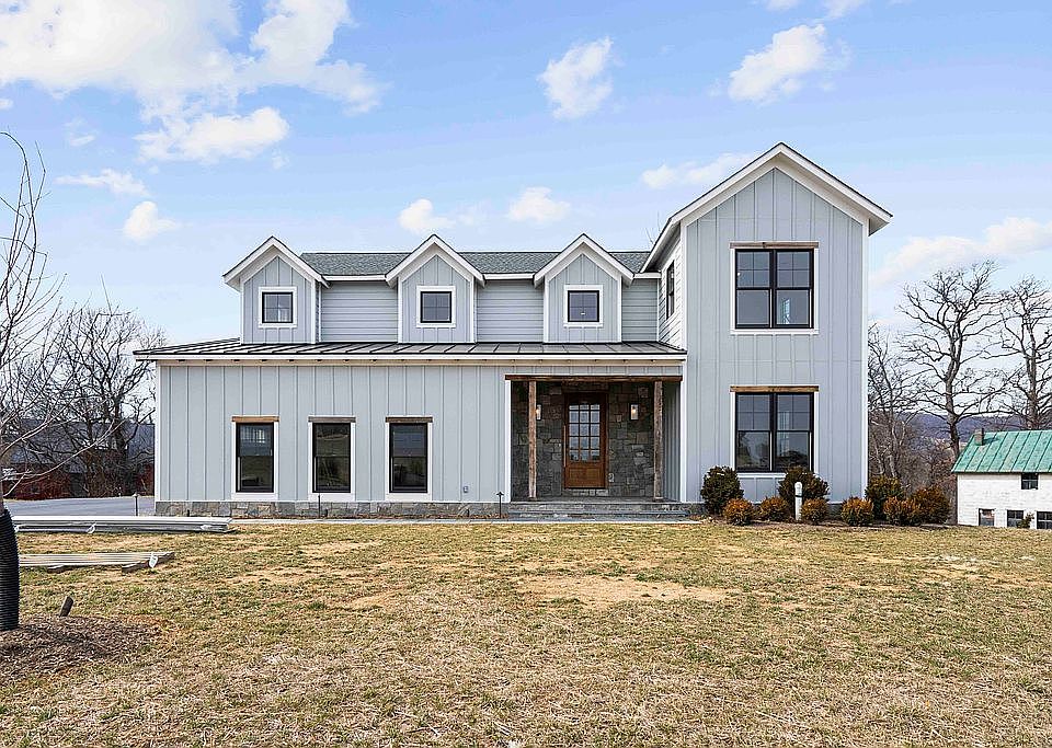 1st image of 18336 Turnberry Dr