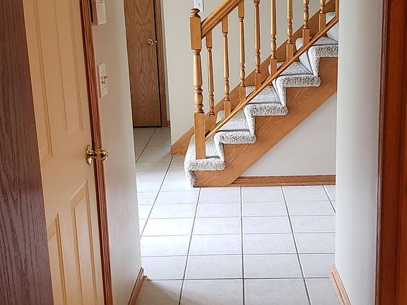5th image of 206 Longwood Dr