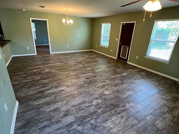 5th image of 137 Creekview Dr