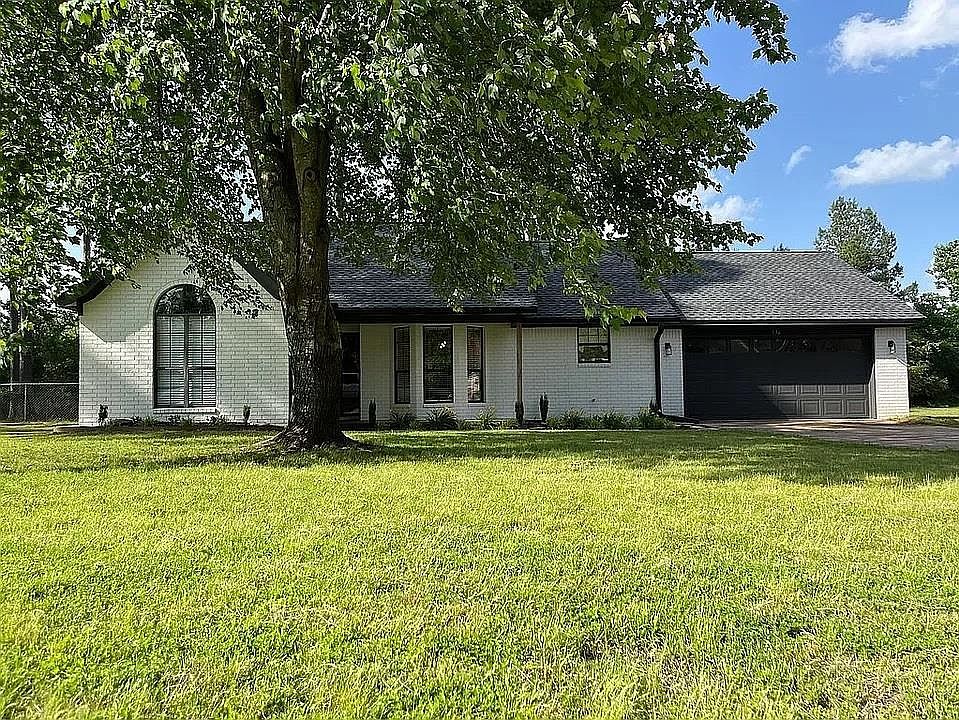 1st image of 136 Ponderosa Dr