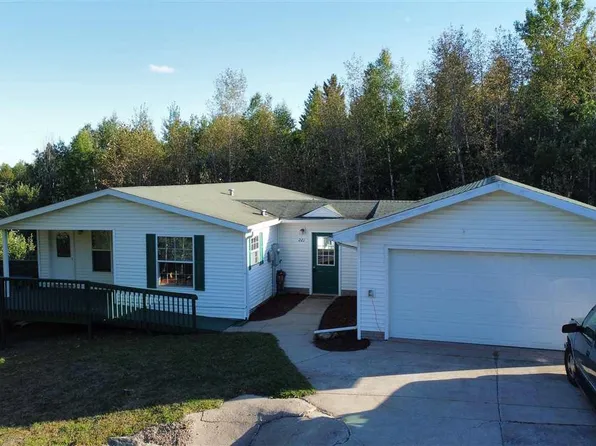 221 Deerwood Dr, Gilbert, MN 55741