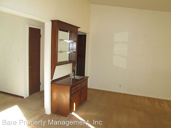 3rd image of 1914 Oakcreek Dr
