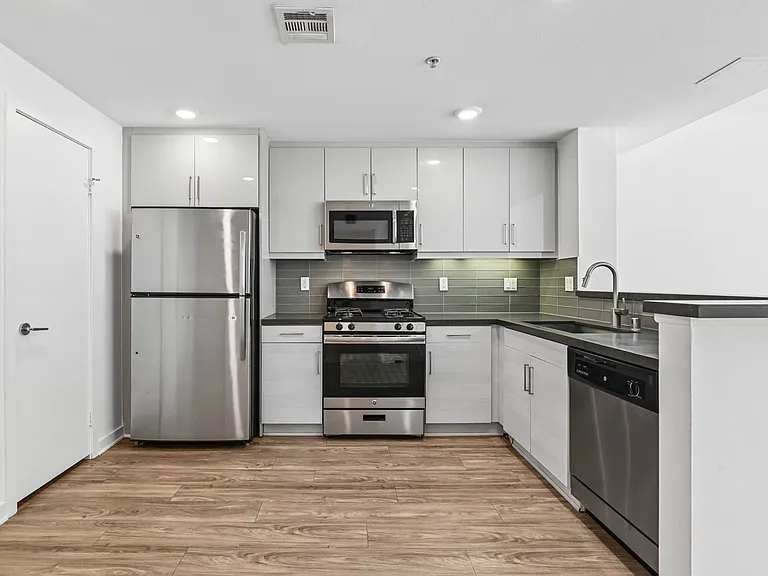 Onyx Glendale — Photo 39