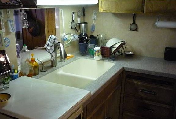 Kitchen w/ Corion counter