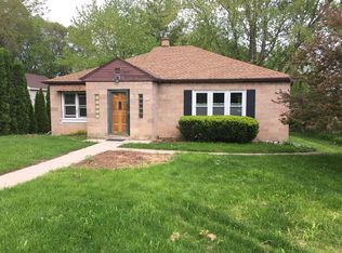 7010 S North Cape Rd, Franklin, WI 53132