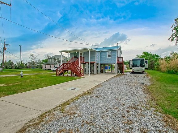3rd image of 4411 Jean Lafitte Blvd