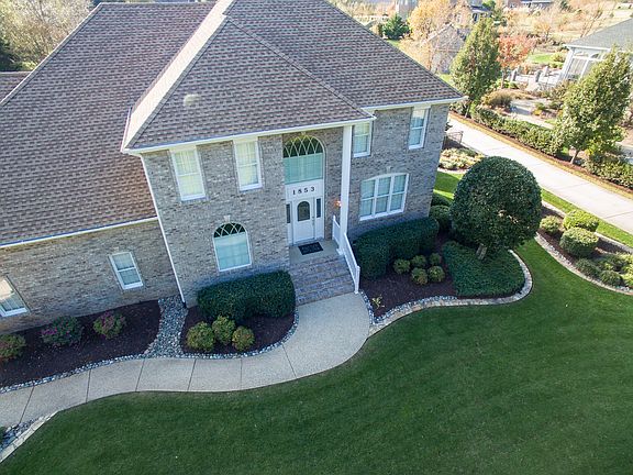 5th image of 1853 S Woodside Ln