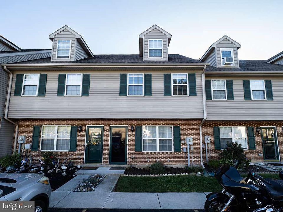 1st image of 110 Orchard Ln #6