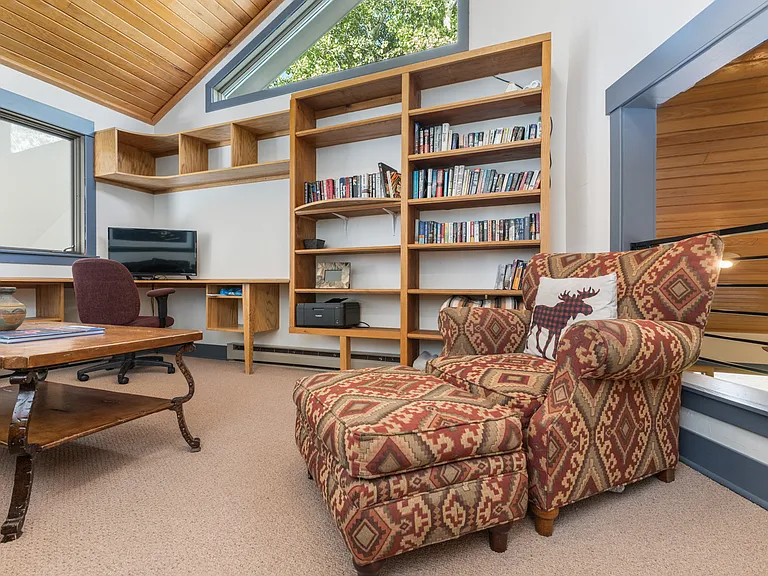 Home Office with Sitting Area | 2nd Level