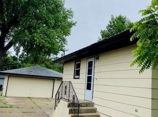 209 3rd Ave SW, Mandan, ND 58554